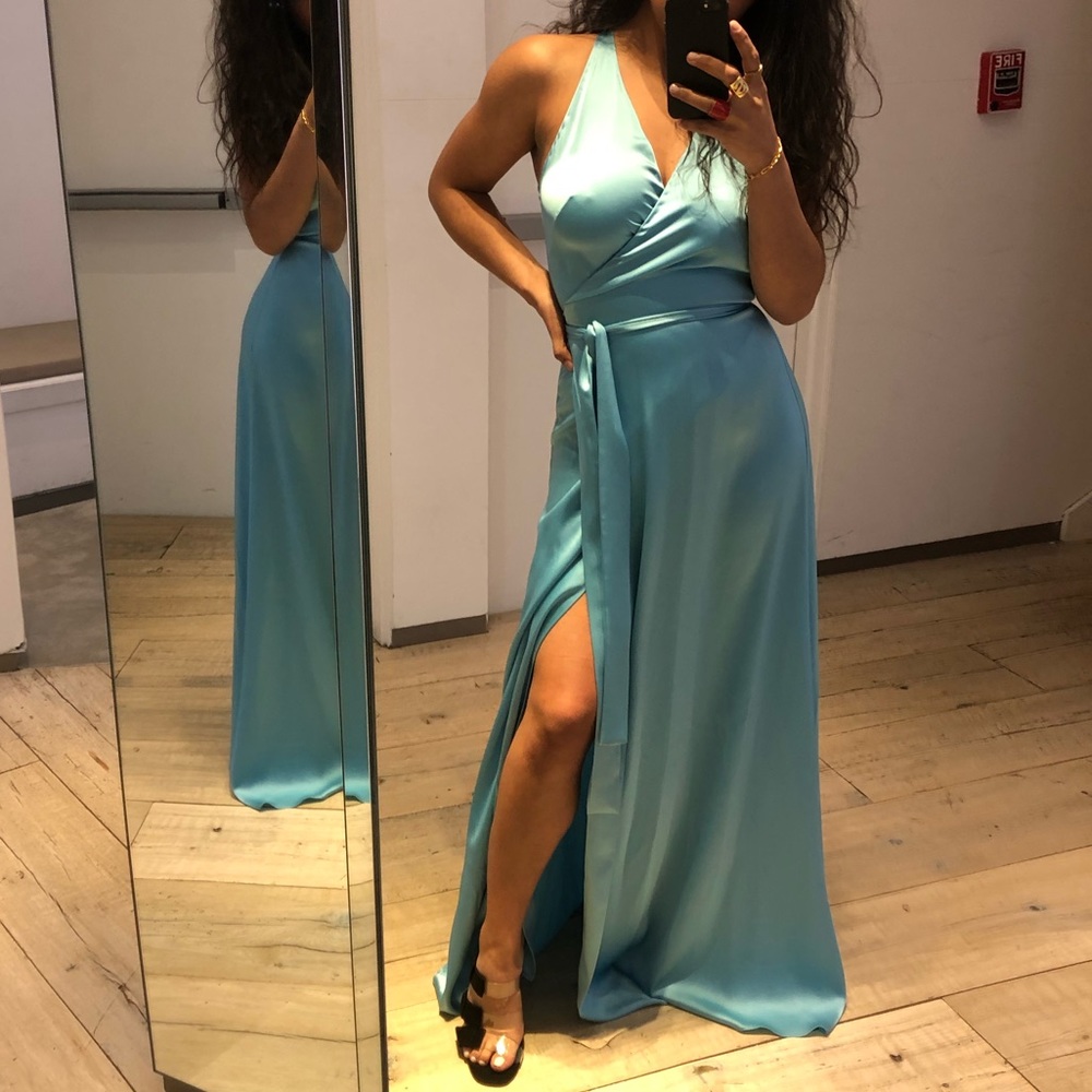 DVF Sleeveless Silk Wrap Dress. Size 0.